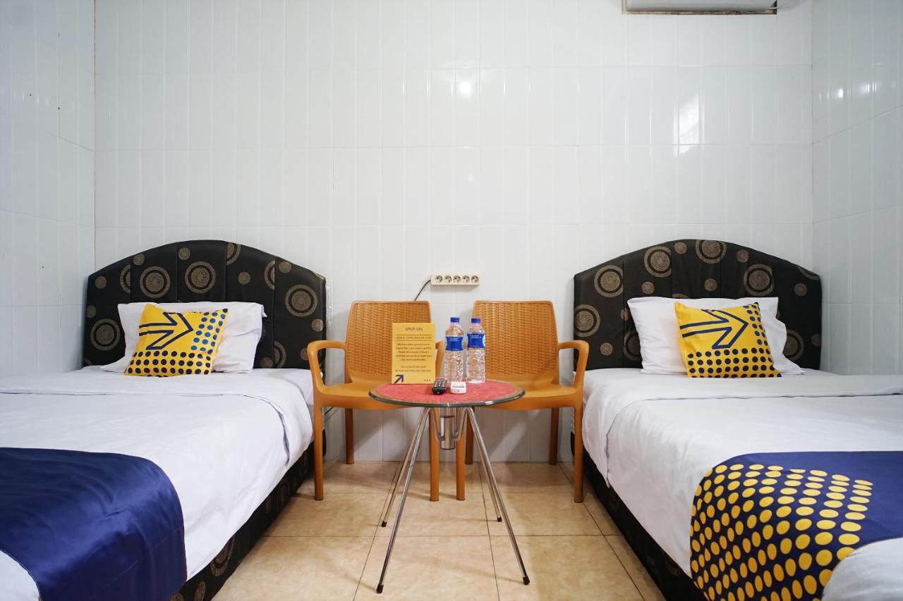 Spot On 1854 Sepinggan Asri Syariah Hotel Balikpapan (Borneo)