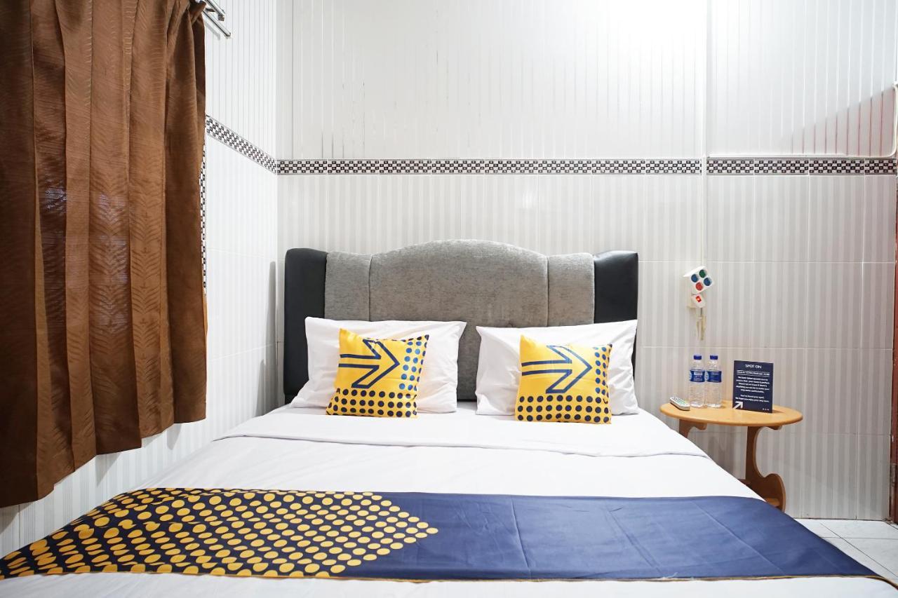 Spot On 1854 Sepinggan Asri Syariah Hotel Balikpapan (Borneo)