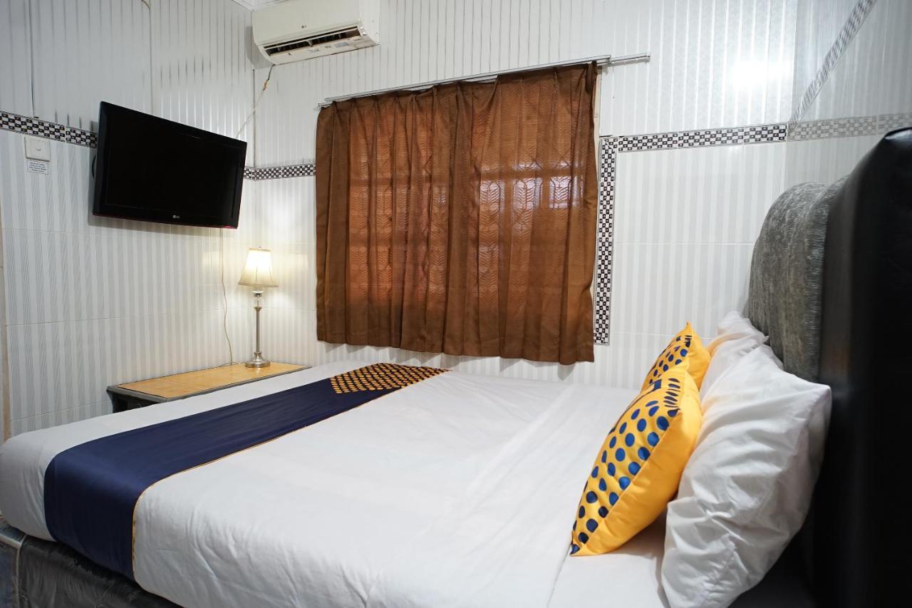 Spot On 1854 Sepinggan Asri Syariah Hotel 2*